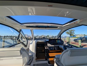 Sea Ray SUNDANCER 370 OUTBOARD 46 2026 Sea Ray SUNDANCER 370 OUTBOARD 47