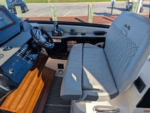 Sea Ray SUNDANCER 370 OUTBOARD 53 2026 Sea Ray SUNDANCER 370 OUTBOARD 54