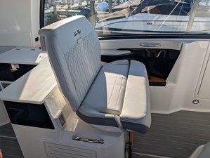 Sea Ray SUNDANCER 370 OUTBOARD 55 2026 Sea Ray SUNDANCER 370 OUTBOARD 56