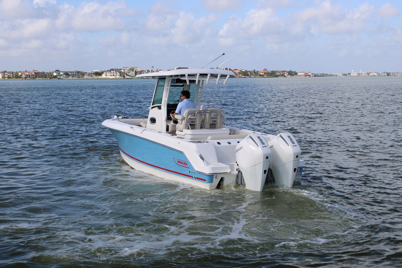 2027 Boston Whaler 250 Outrage 2