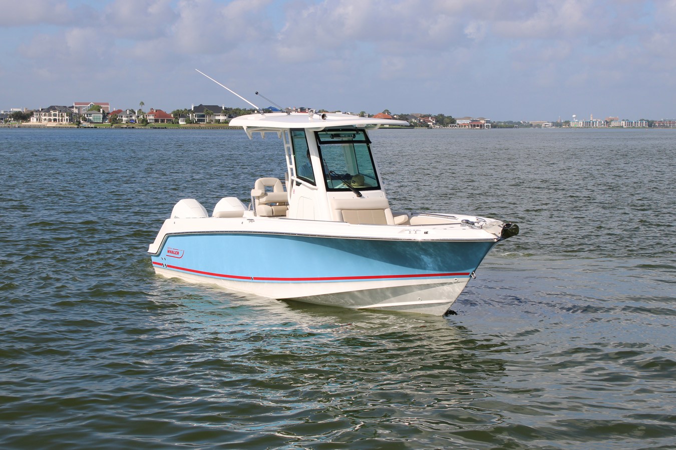 2027 Boston Whaler 250 Outrage 6