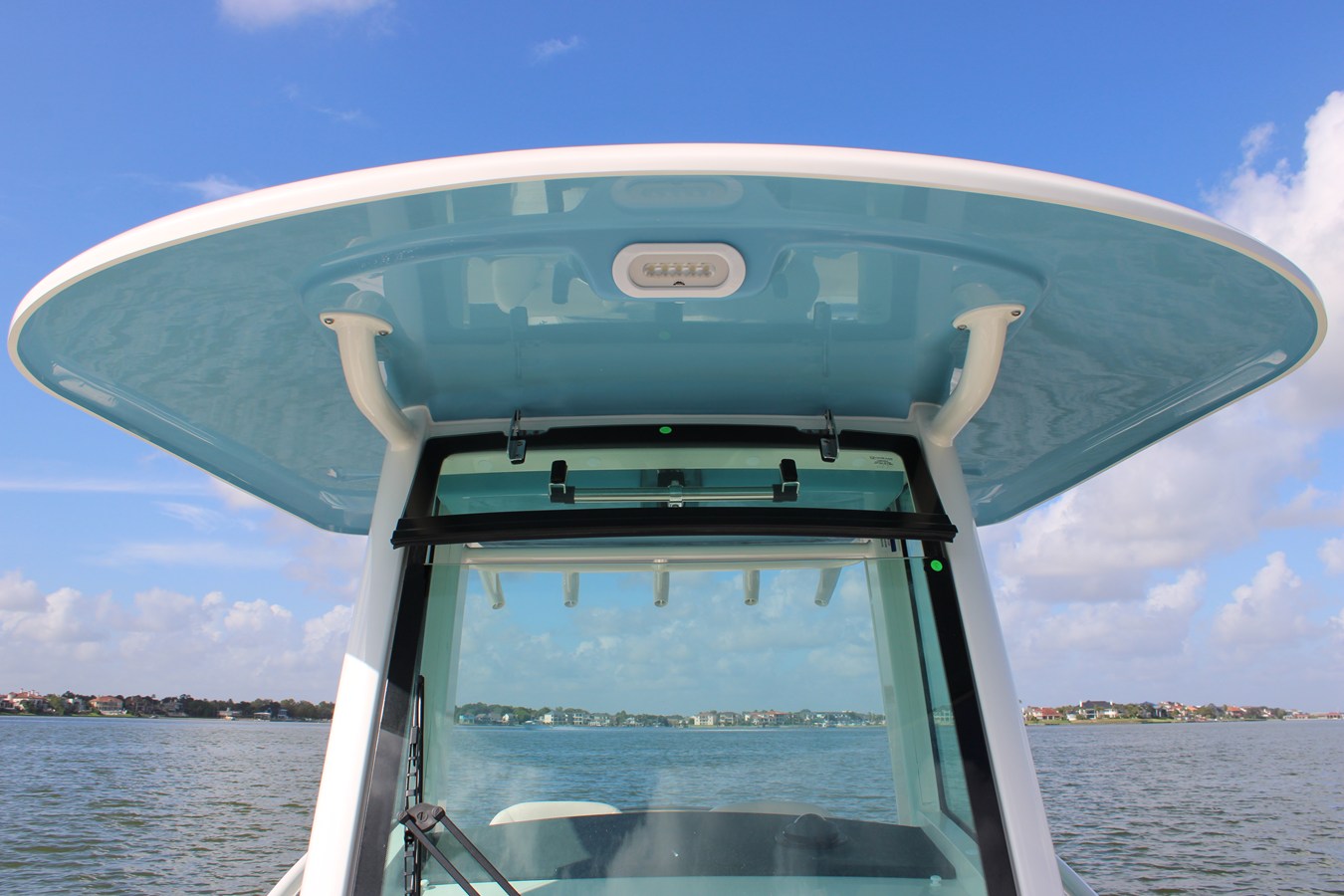 2027 Boston Whaler 250 Outrage 15