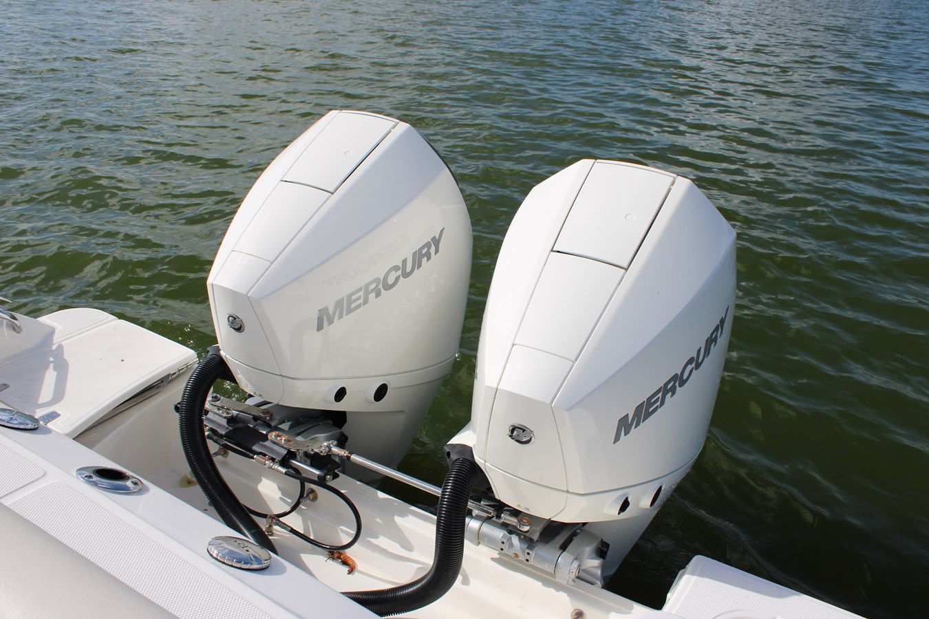 2027 Boston Whaler 250 Outrage 34