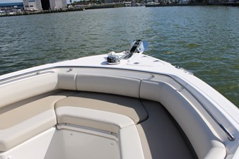 2027 Boston Whaler 250 Outrage 18