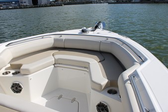 2027 Boston Whaler 250 Outrage 23
