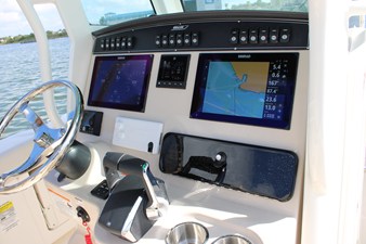 2027 Boston Whaler 250 Outrage 25