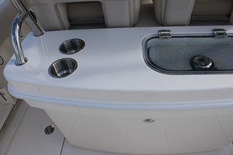 2027 Boston Whaler 250 Outrage 28
