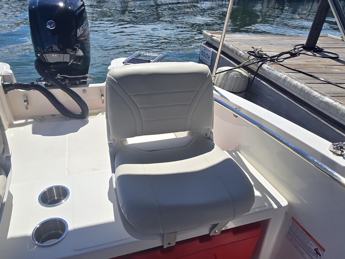 2026 Boston Whaler 160 Super Sport 9