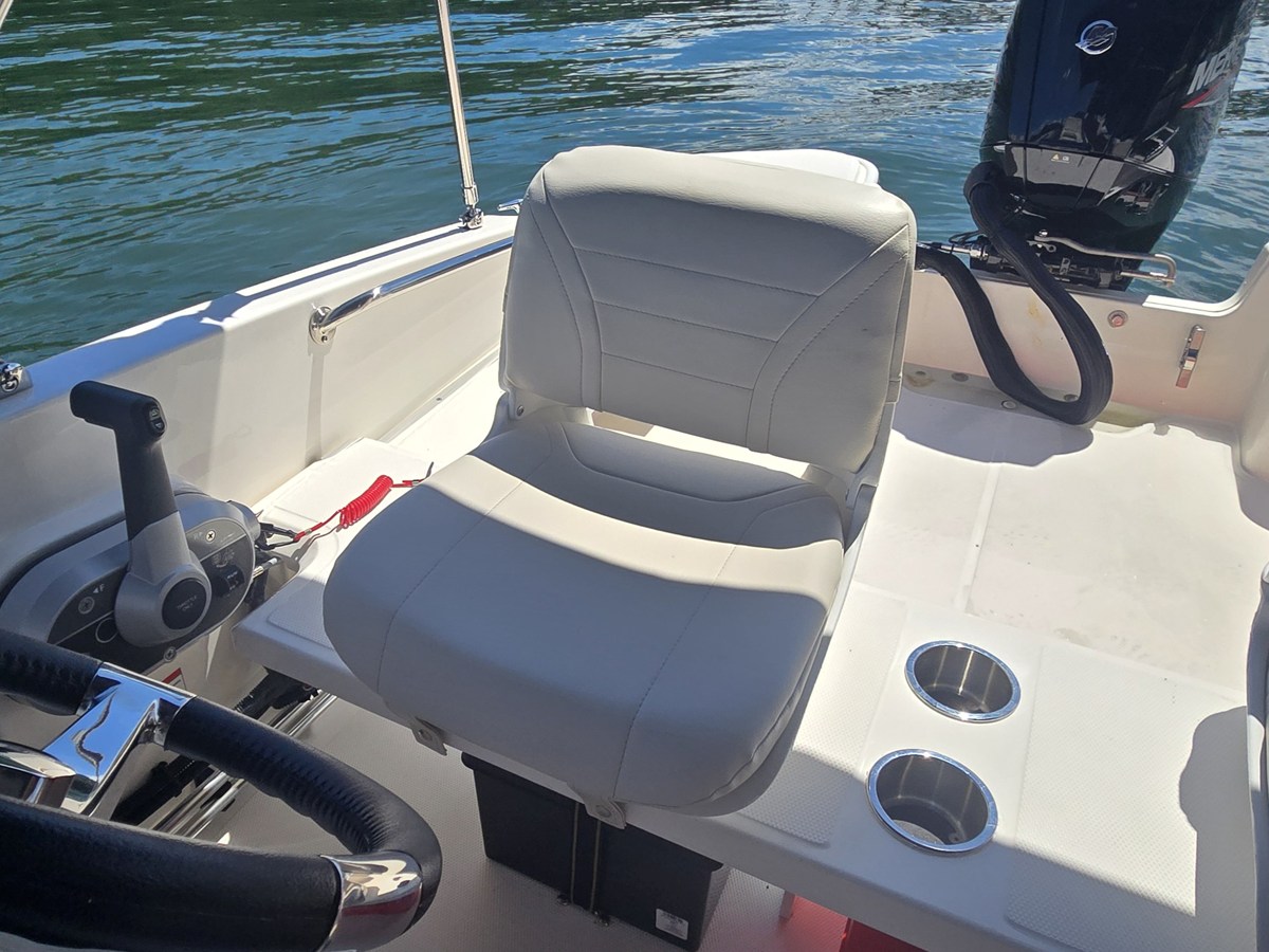 2026 Boston Whaler 160 Super Sport 10