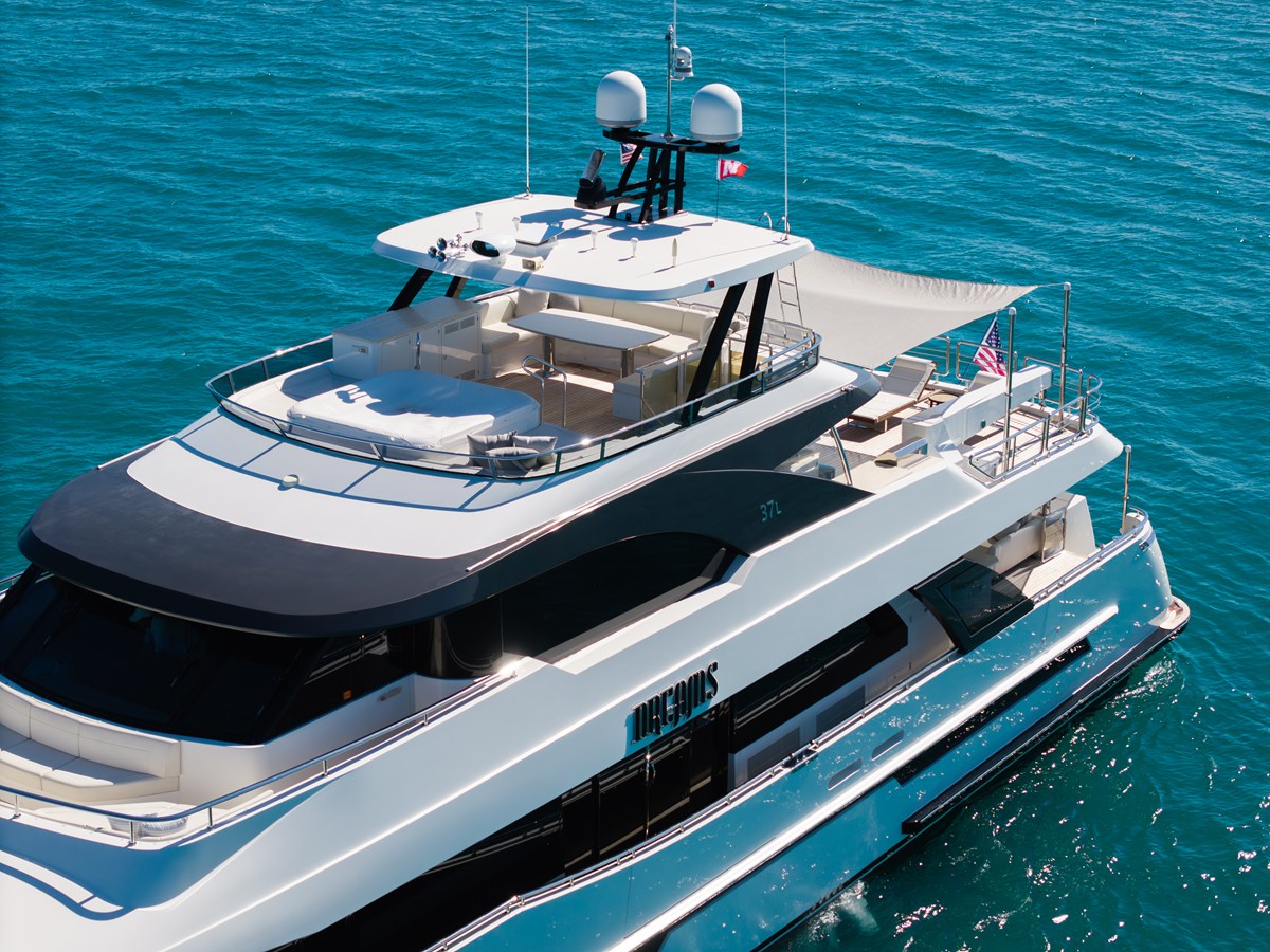 2022 Ocean Alexander 37L 12