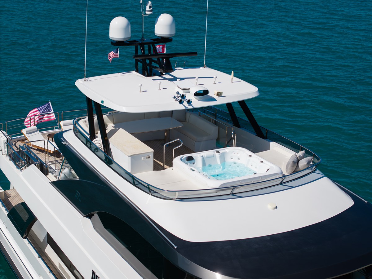 2022 Ocean Alexander 37L 13