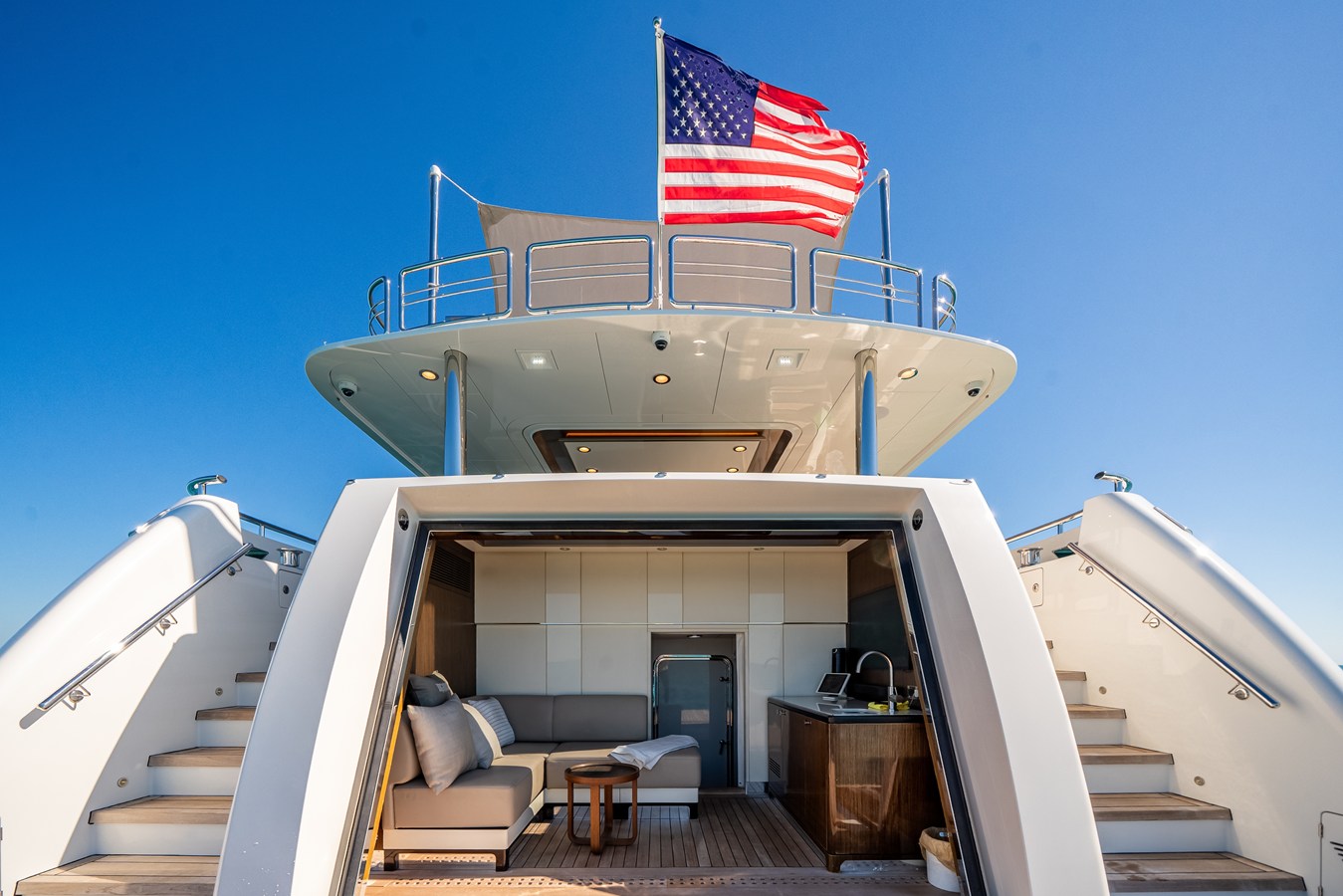 2022 Ocean Alexander 37L 14