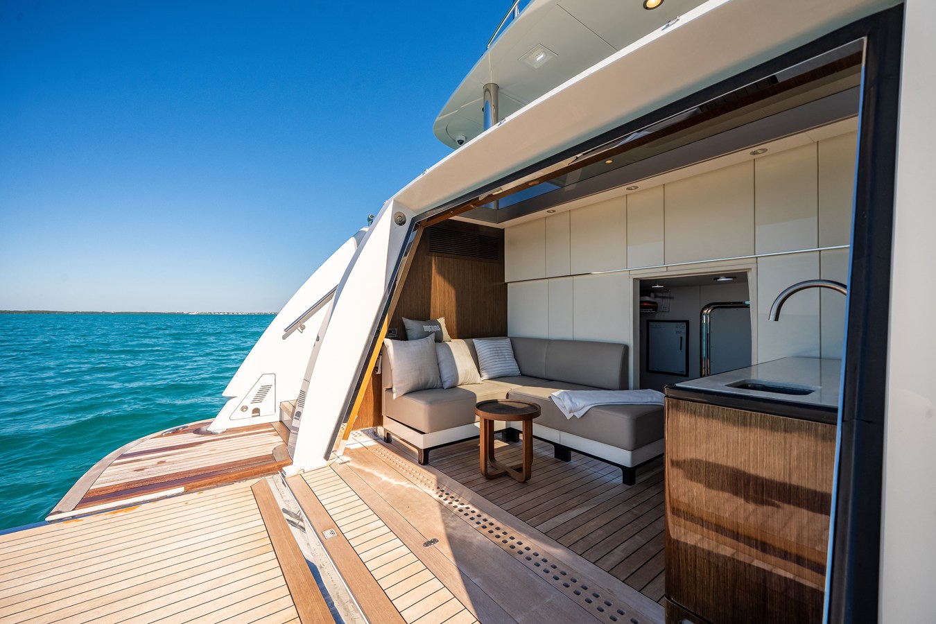 2022 Ocean Alexander 37L 16