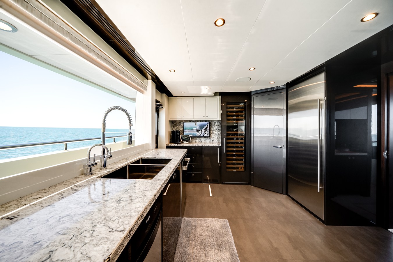 2022 Ocean Alexander 37L 33