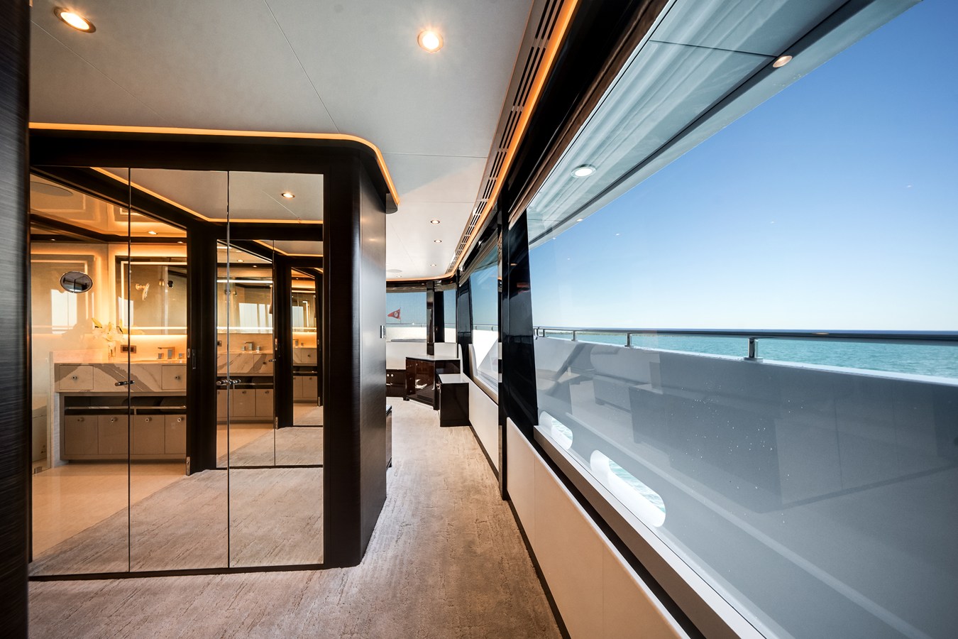 2022 Ocean Alexander 37L 35