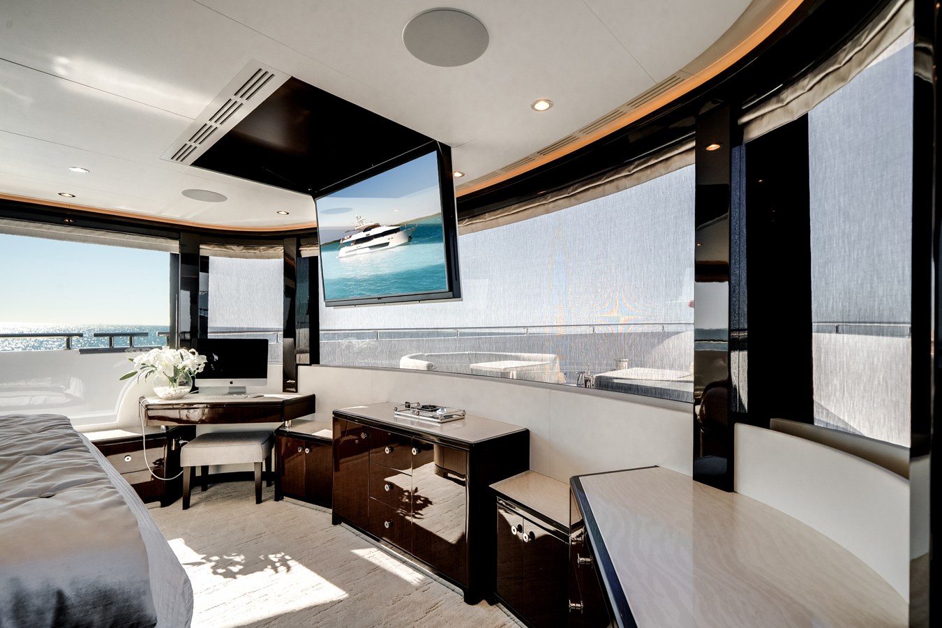 2022 Ocean Alexander 37L 45