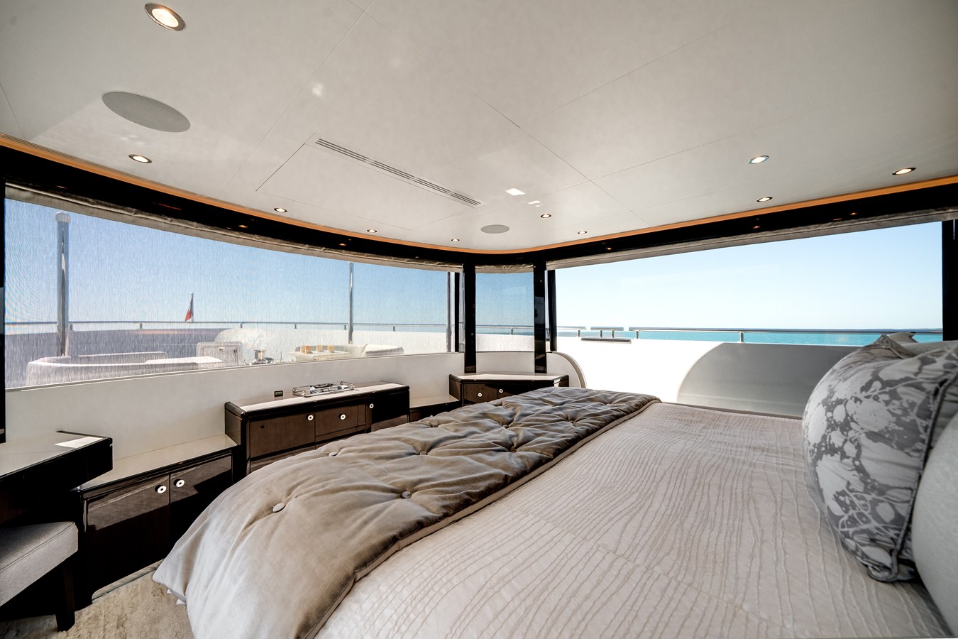 2022 Ocean Alexander 37L 48