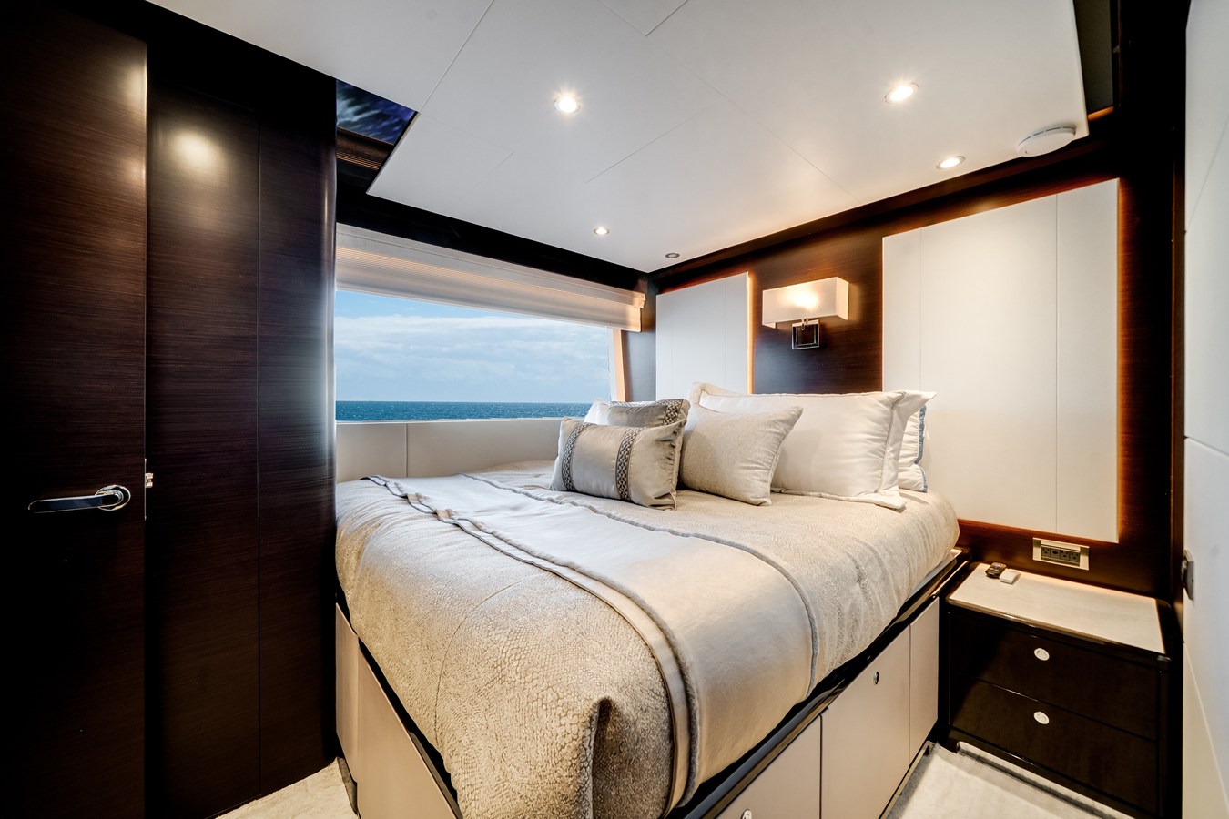 2022 Ocean Alexander 37L 62