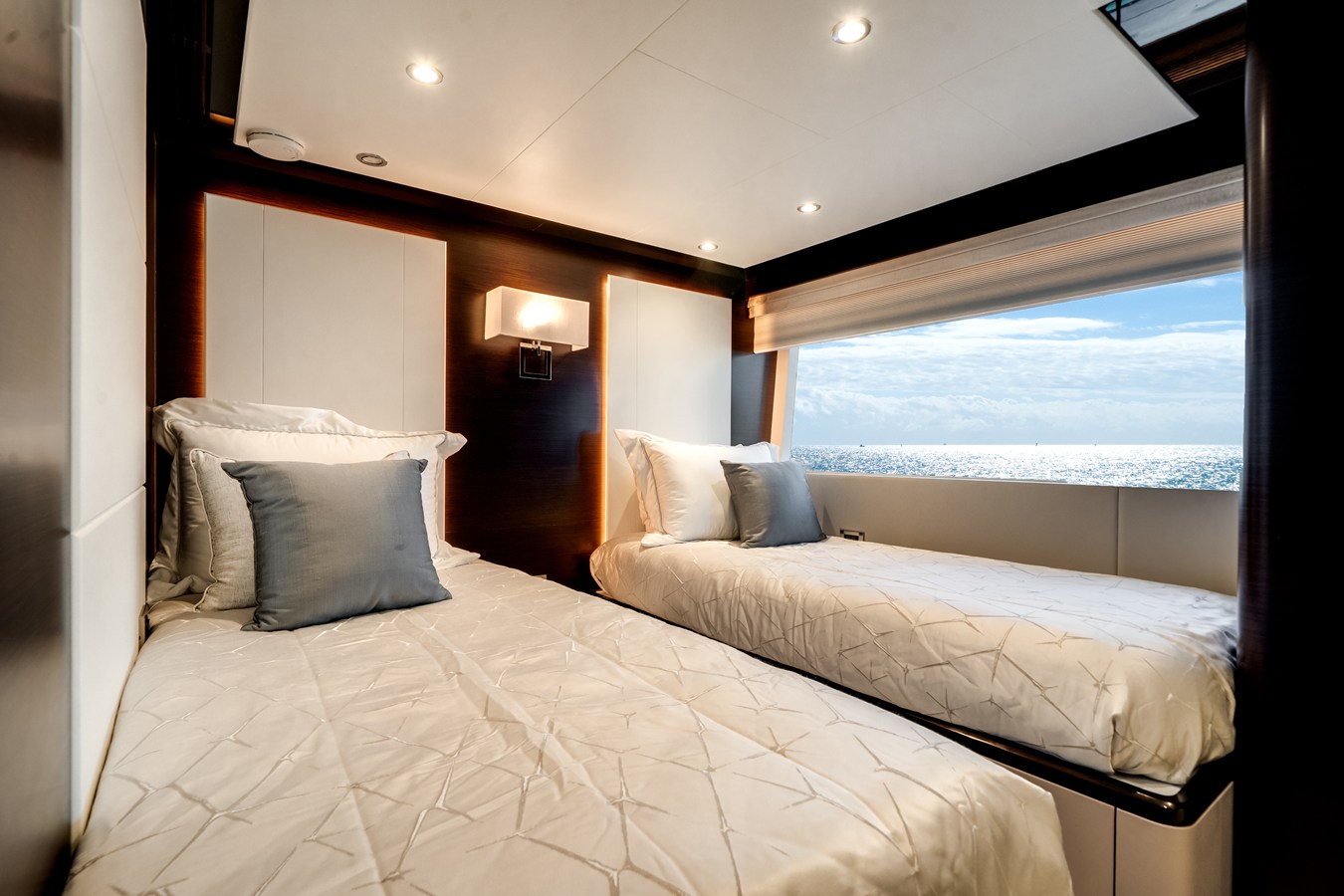 2022 Ocean Alexander 37L 65