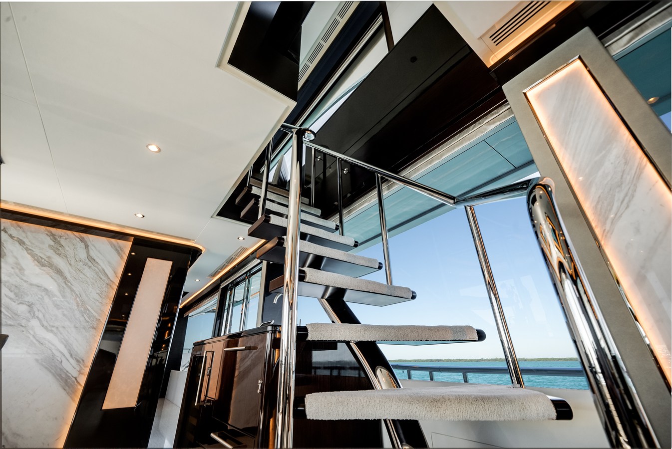 2022 Ocean Alexander 37L 67