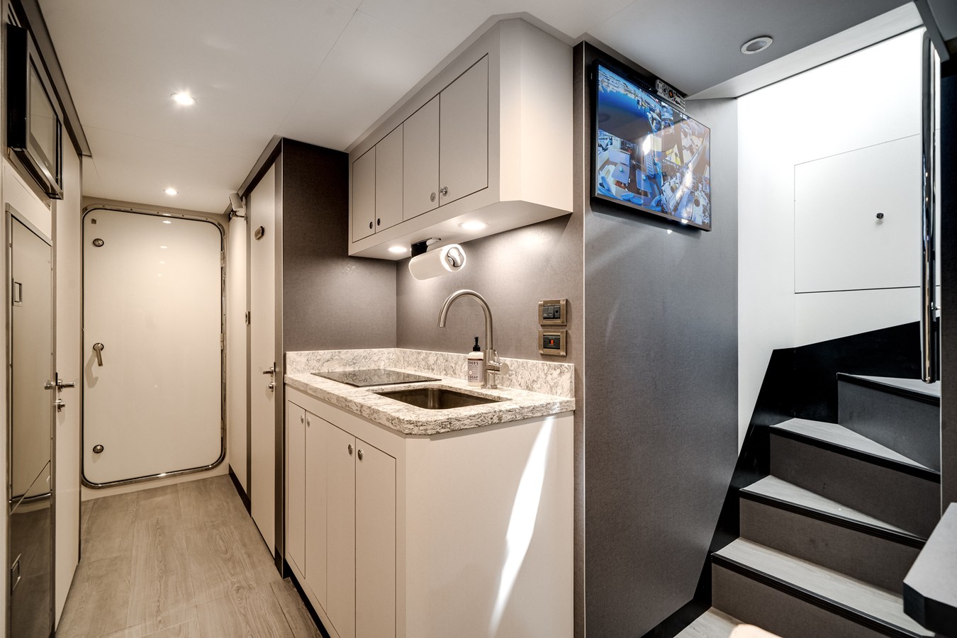 2022 Ocean Alexander 37L 110