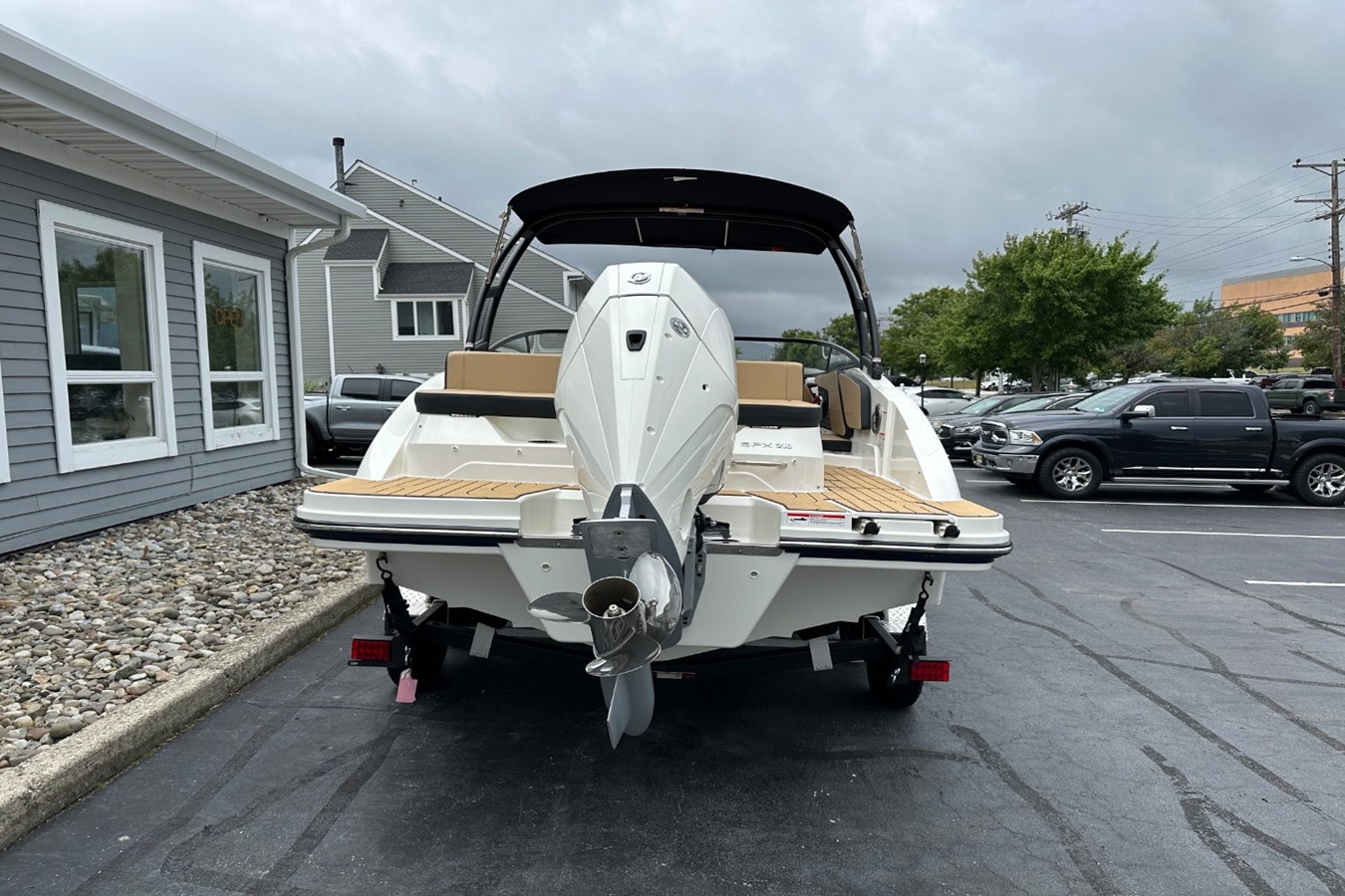 2027 Sea Ray SPX 210 Outboard 5