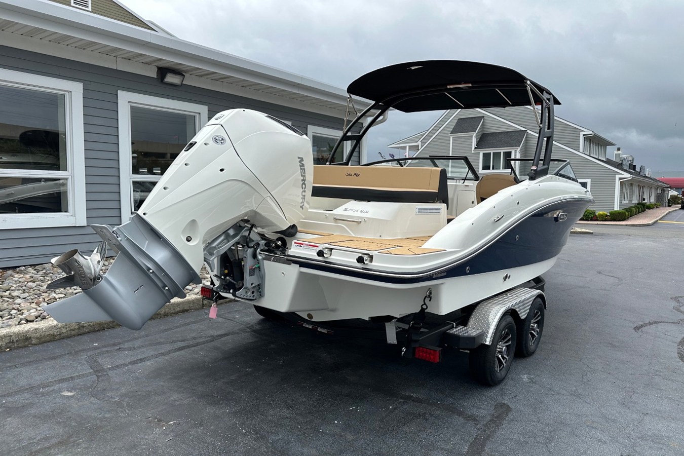 2027 Sea Ray SPX 210 Outboard 6