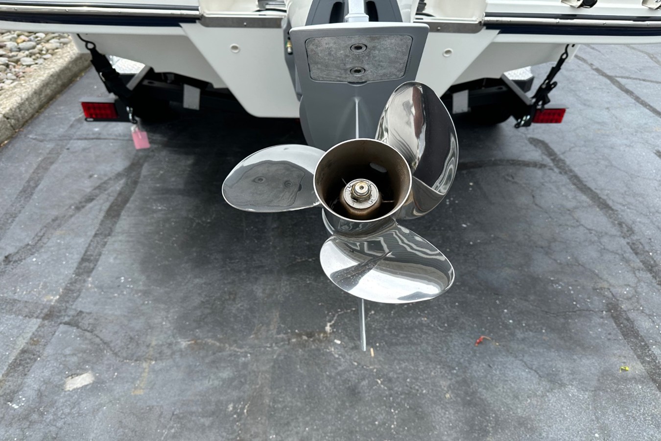 2027 Sea Ray SPX 210 Outboard 8