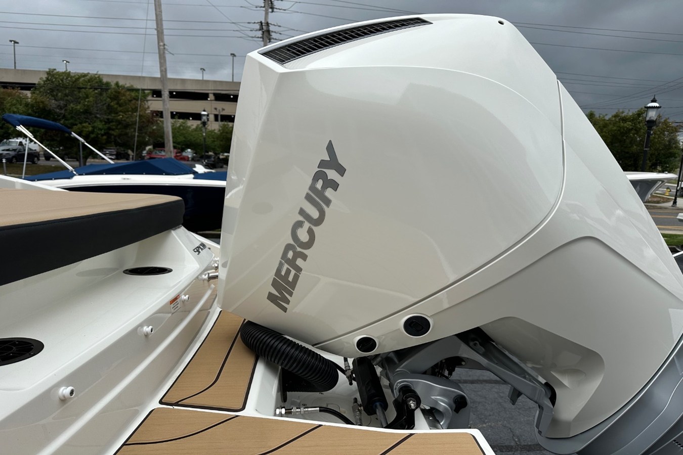 2027 Sea Ray SPX 210 Outboard 14