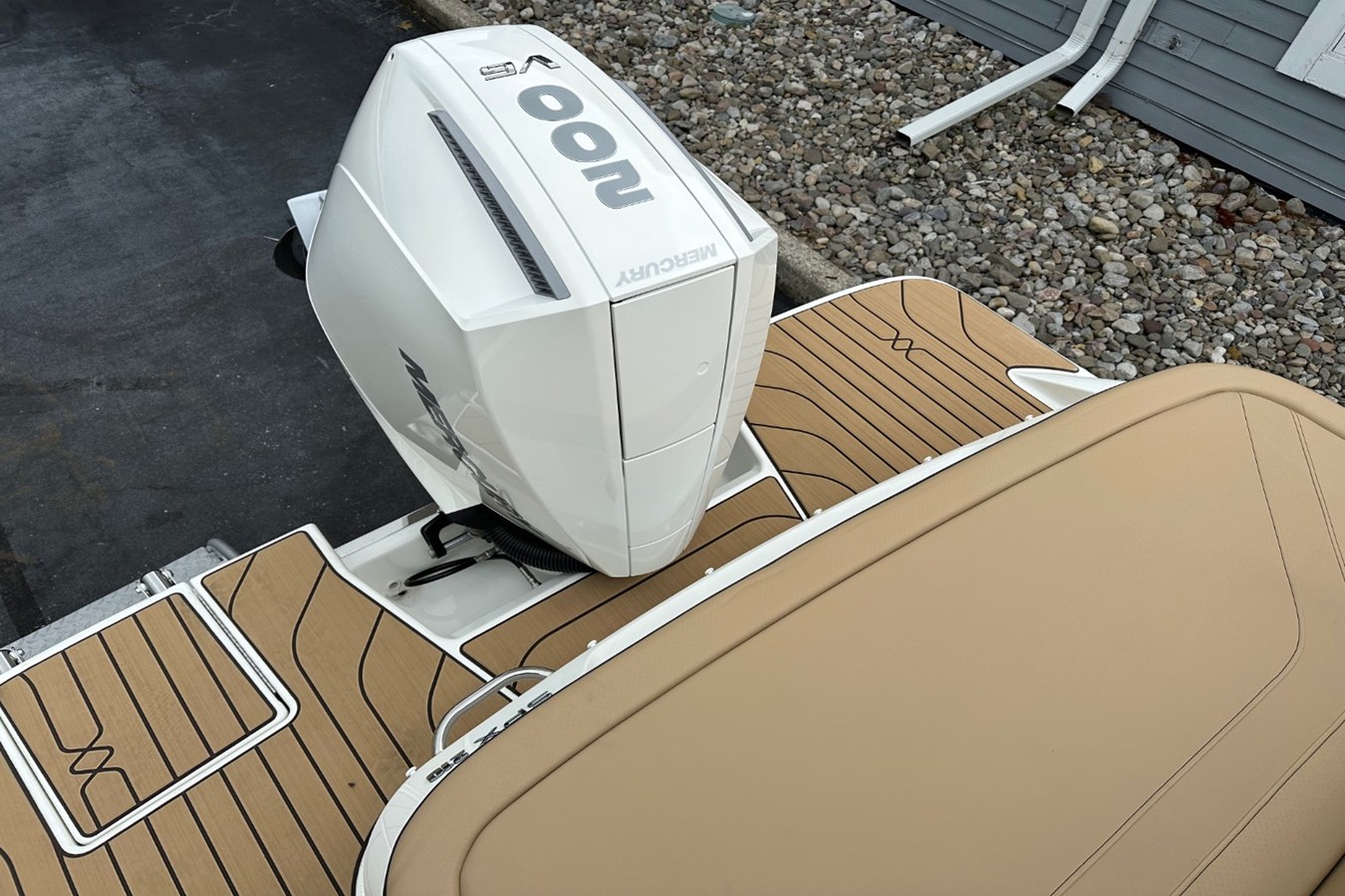2027 Sea Ray SPX 210 Outboard 16