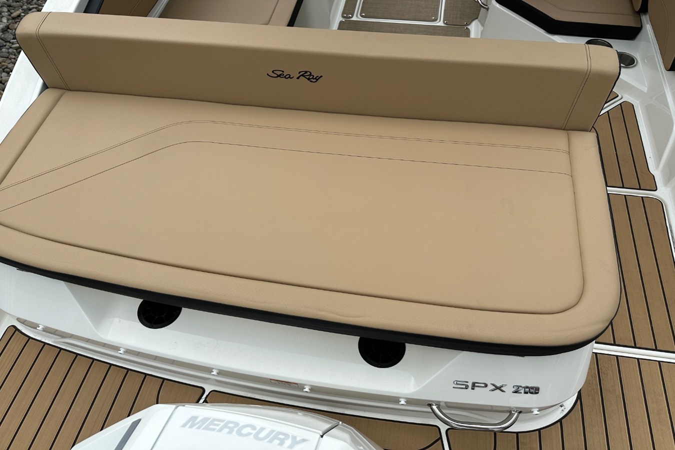 2027 Sea Ray SPX 210 Outboard 19