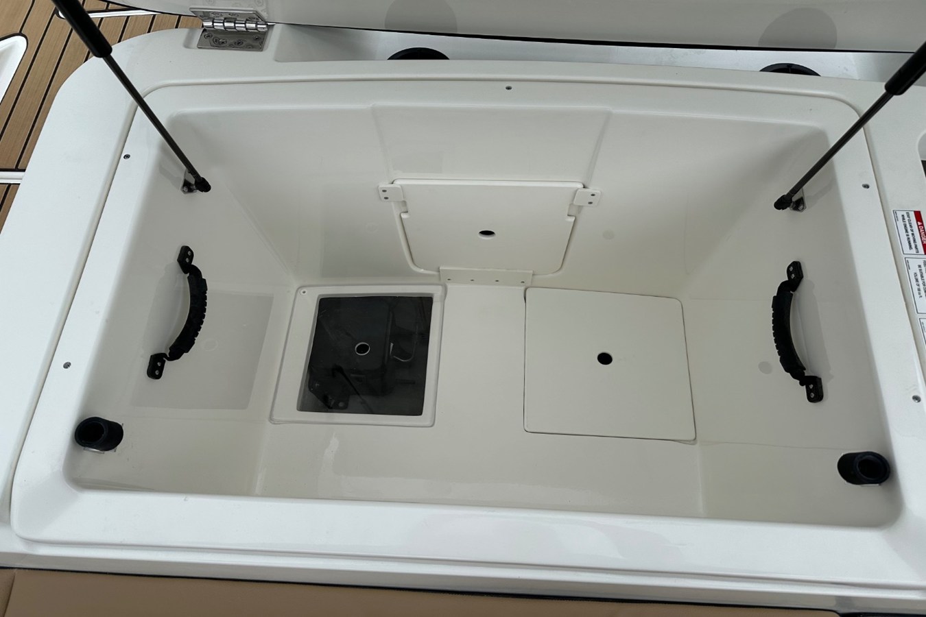 2027 Sea Ray SPX 210 Outboard 45