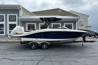Sea Ray SPX 210 Outboard 0 2027 Sea Ray SPX 210 Outboard 1