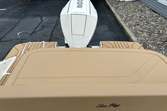 Sea Ray SPX 210 Outboard 16 2027 Sea Ray SPX 210 Outboard 17