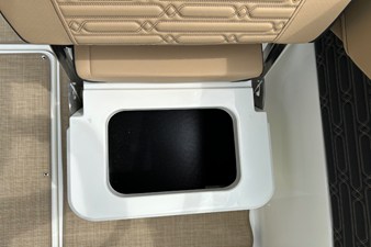 Sea Ray SPX 210 Outboard 20 2027 Sea Ray SPX 210 Outboard 21