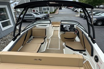 Sea Ray SPX 210 Outboard 21 2027 Sea Ray SPX 210 Outboard 22