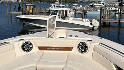 Grady-White Freedom 415 9 2026 Grady-White Freedom 415 10