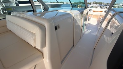 Grady-White Freedom 415 14 2026 Grady-White Freedom 415 15