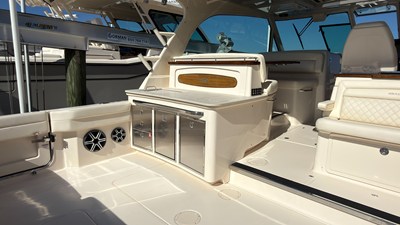Grady-White Freedom 415 40 2026 Grady-White Freedom 415 42