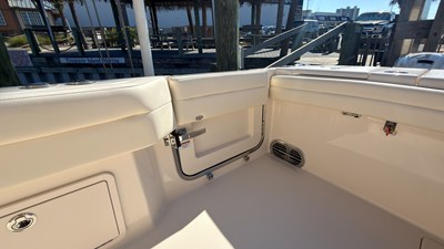 Grady-White Freedom 415 45 2026 Grady-White Freedom 415 47