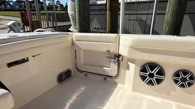 Grady-White Freedom 415 46 2026 Grady-White Freedom 415 48