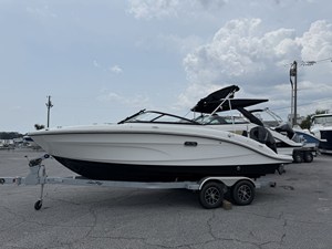 Sea Ray SPX 210 Outboard 3 2026 Sea Ray SPX 210 Outboard 4