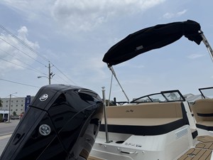 Sea Ray SPX 210 Outboard 8 2026 Sea Ray SPX 210 Outboard 9