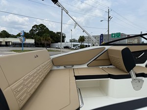 Sea Ray SPX 210 Outboard 11 2026 Sea Ray SPX 210 Outboard 12