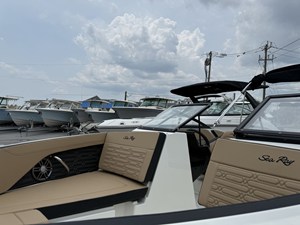 Sea Ray SPX 210 Outboard 15 2026 Sea Ray SPX 210 Outboard 16