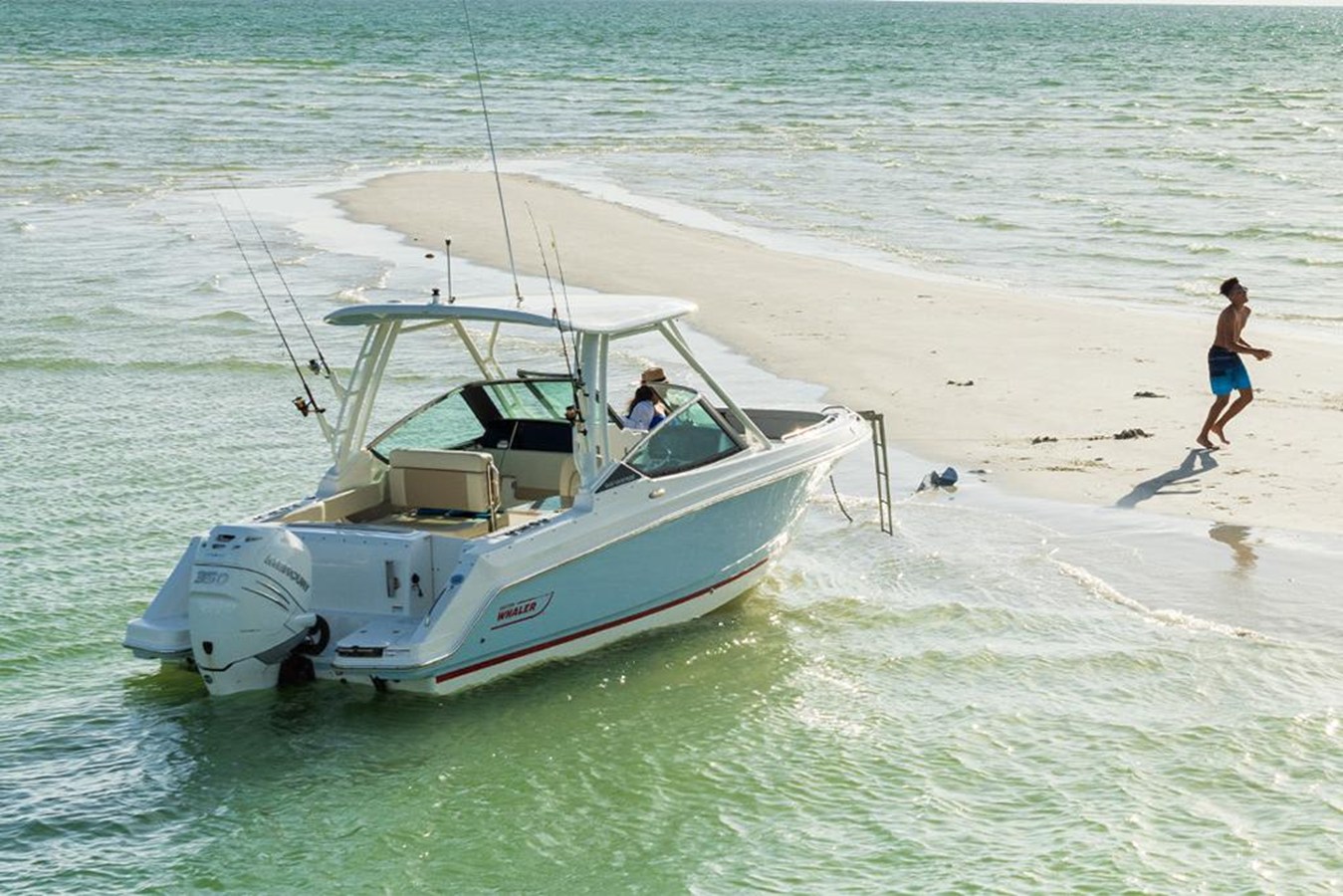 2027 Boston Whaler 240 Vantage 6