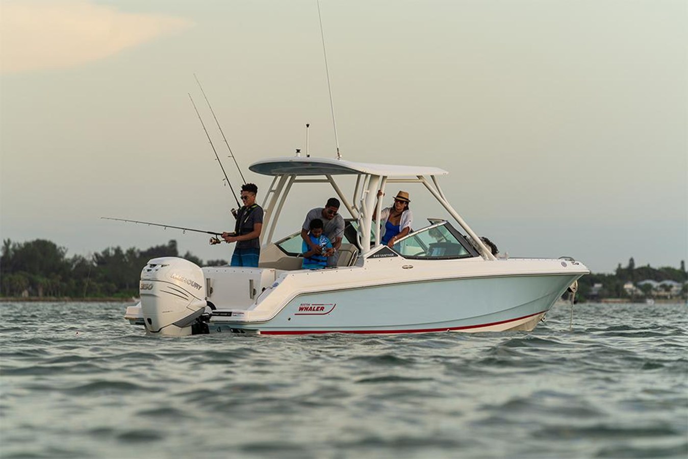 2027 Boston Whaler 240 Vantage 15