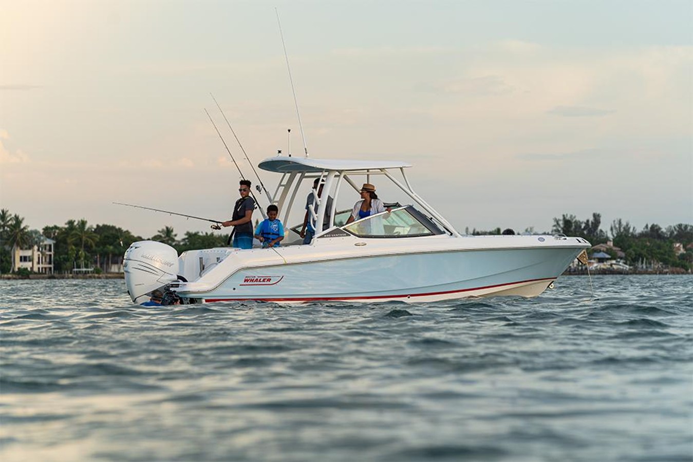 2027 Boston Whaler 240 Vantage 19