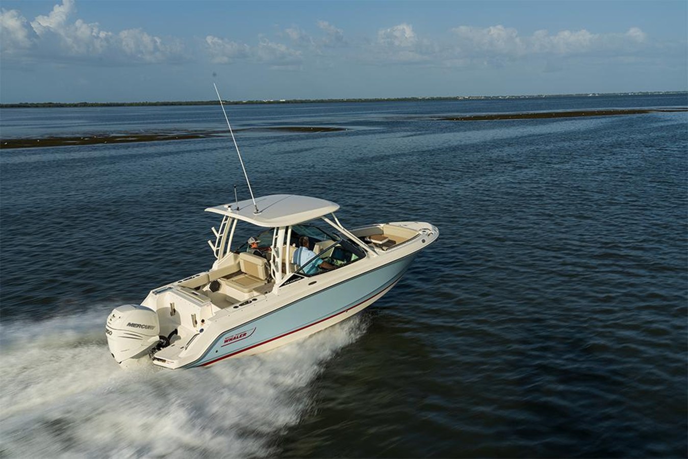 2027 Boston Whaler 240 Vantage 23