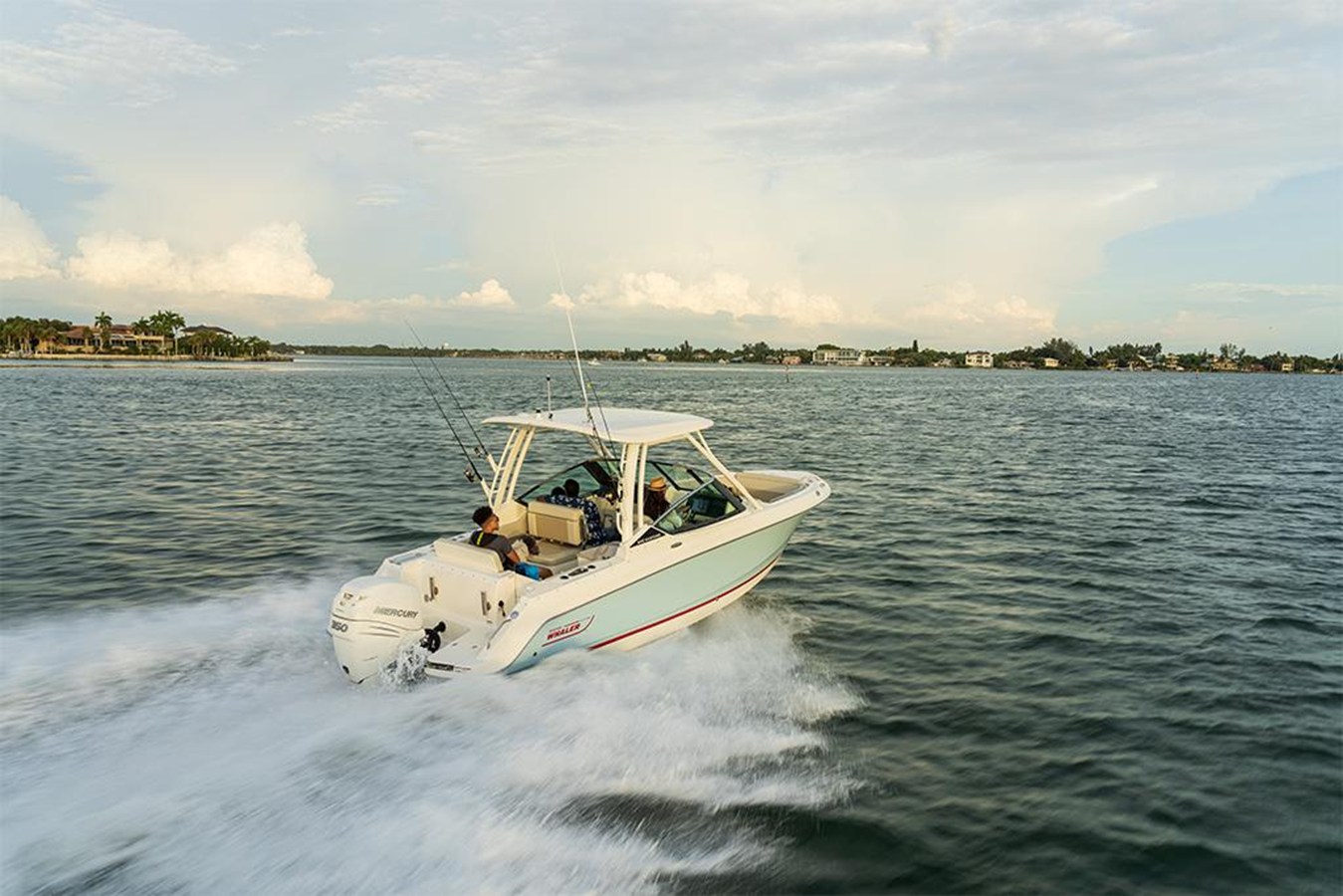 2027 Boston Whaler 240 Vantage 40
